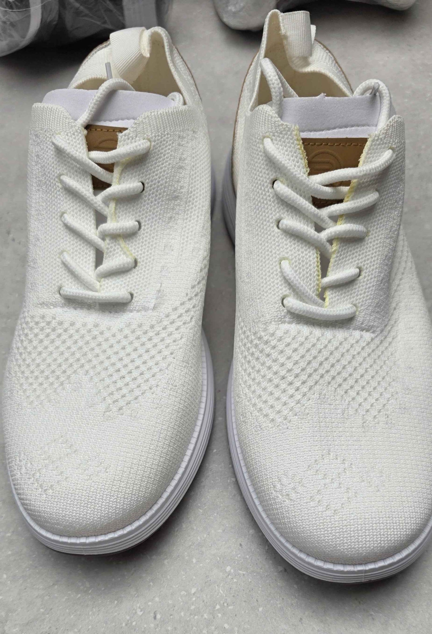 Maxvinchi trainers (SIZE 12)