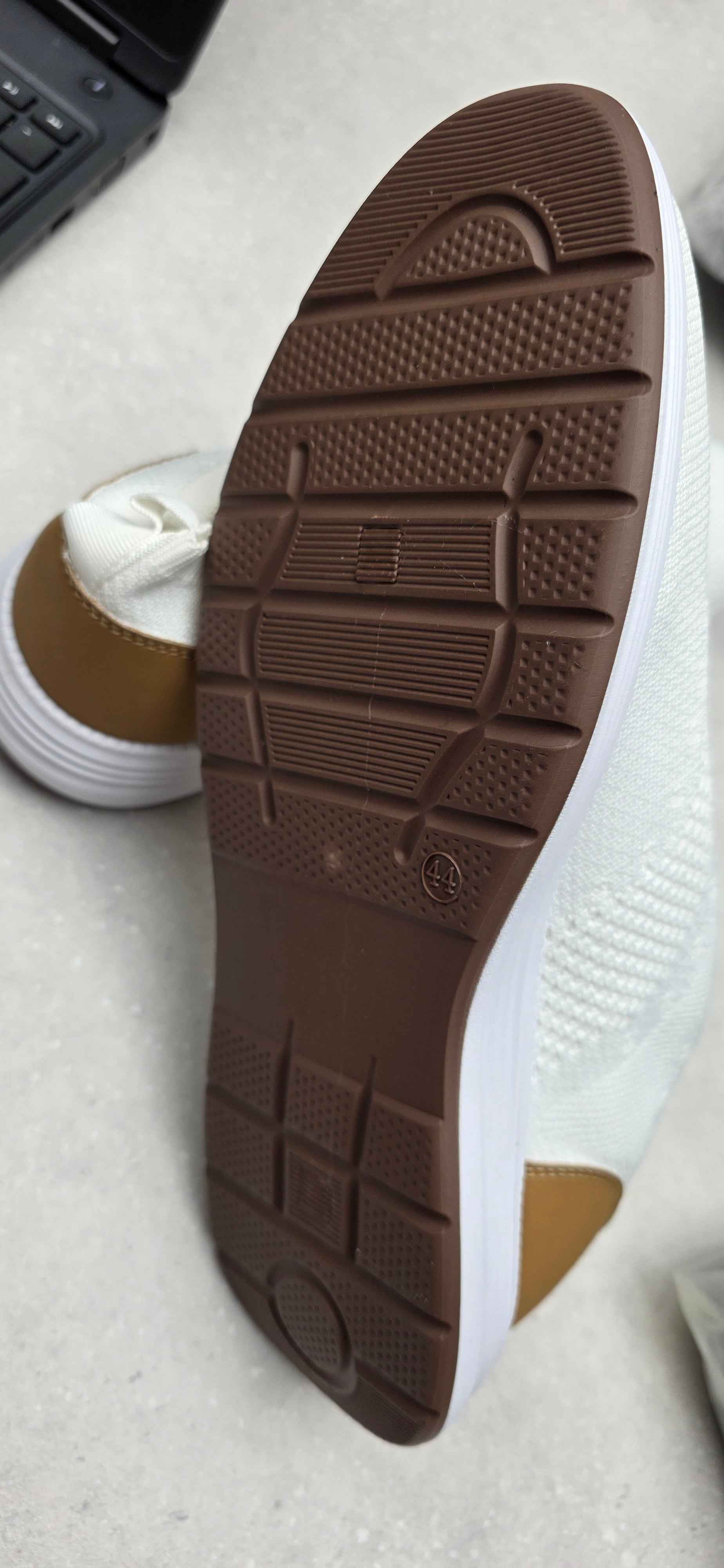 Maxvinchi trainers (SIZE 12)