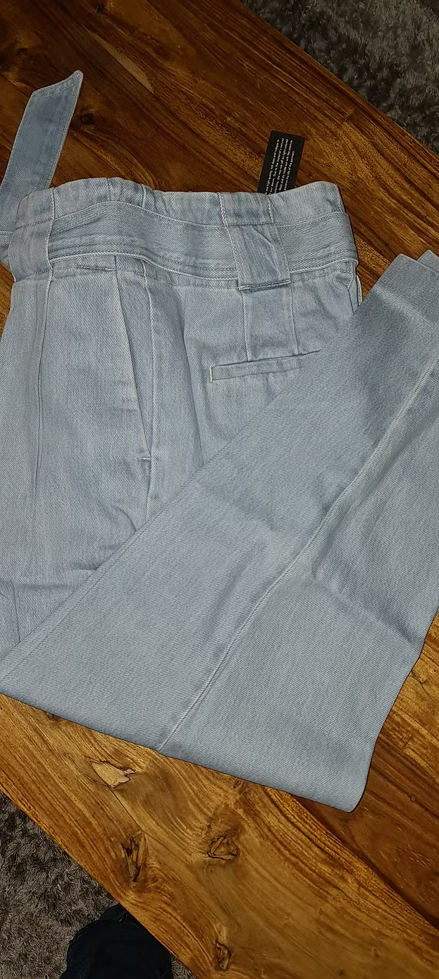 Banana Republic Relaxed Taper Jeans, light Blue, 30 Waist, Long (Last Pair)