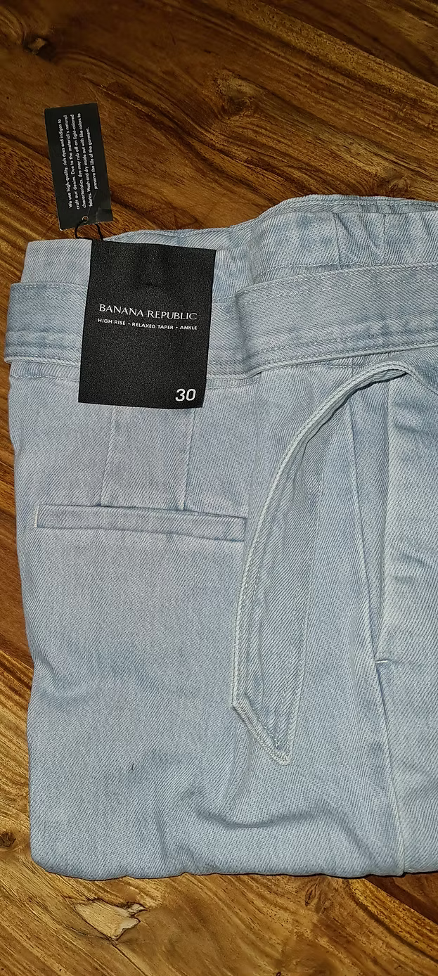 Banana Republic Relaxed Taper Jeans, light Blue, 30 Waist, Long (Last Pair)