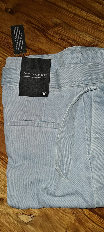 Banana Republic Relaxed Taper Jeans, light Blue, 30 Waist, Long (Last Pair)